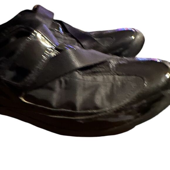 Cole Haan G Series size 8.5 Patent Leather Crisscross V-strap shoe/sneakers - Picture 11 of 11